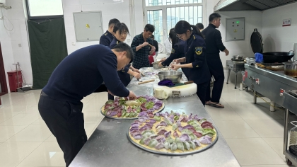 F:\00.分公司季度检查\2024年一季度\02办公室\宣传\2月份\过小年4 F:\00.分公司季度检查\2024年一季度\02办公室\宣传\2月份\过小年4