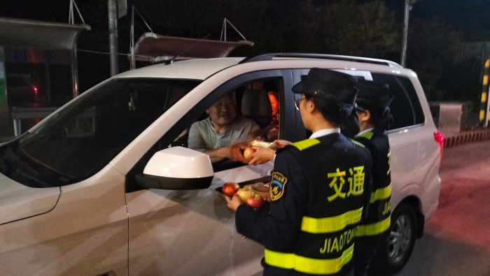 中秋送月饼