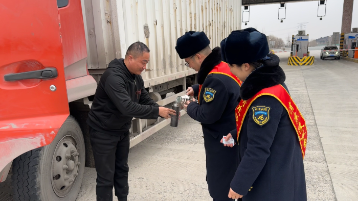 C:\Users\lenovo91\Desktop\寒潮1