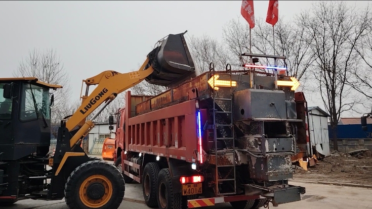 C:\Users\Administrator\Desktop\京哈北线分公司指挥调度中心：未雪绸缪预撒盐 筑牢高速安全线\12