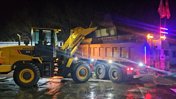 C:\Users\Administrator\Desktop\以雪为令！京哈北线分公司指挥调度中心筑牢除雪保畅“平安防线”\44