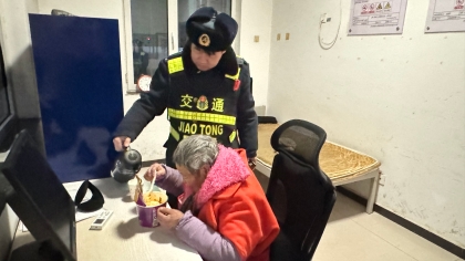 F:\00分公司季度检查\2025年\02.办公室\宣传\12月份\9救助迷路老人1