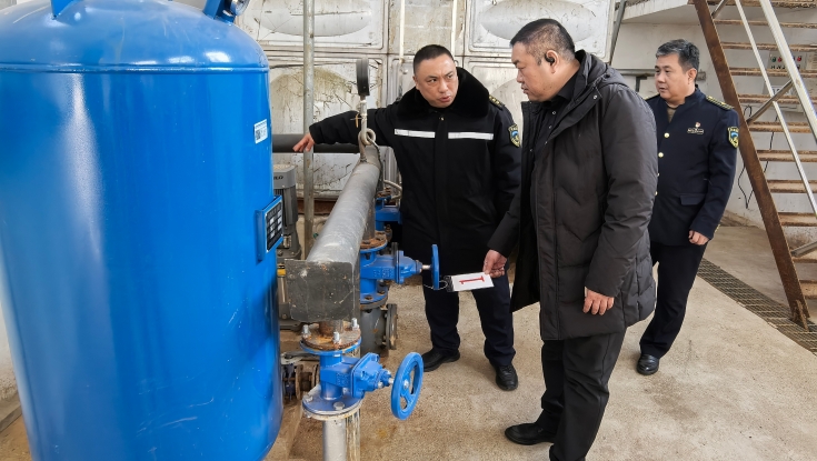 郑伟到收费一线调研指导工作