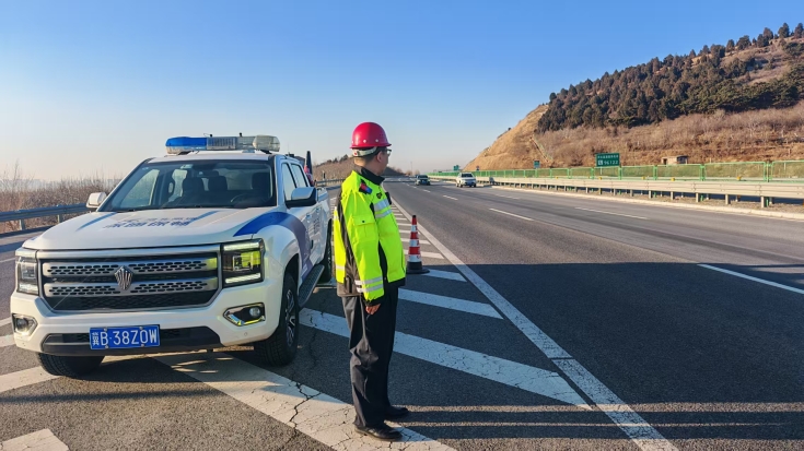 C:\Users\Administrator\Desktop\全力护航，路畅人安——京哈北线分公司指挥调度中心元旦首日保畅工作高效有序\2222