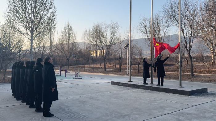 C:\Users\lenovo91\Desktop\升旗1