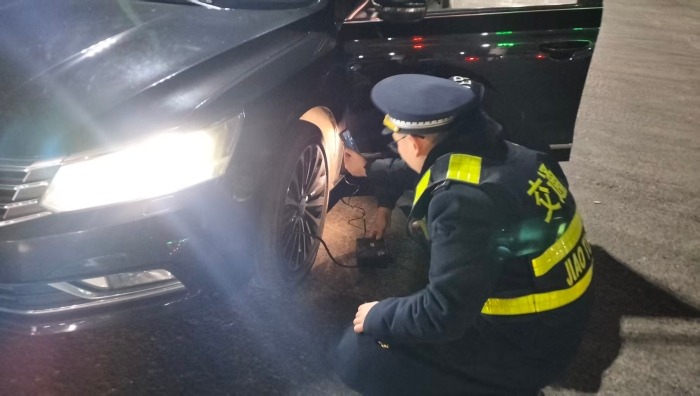 C:\Users\lenovo91\Desktop\深夜2