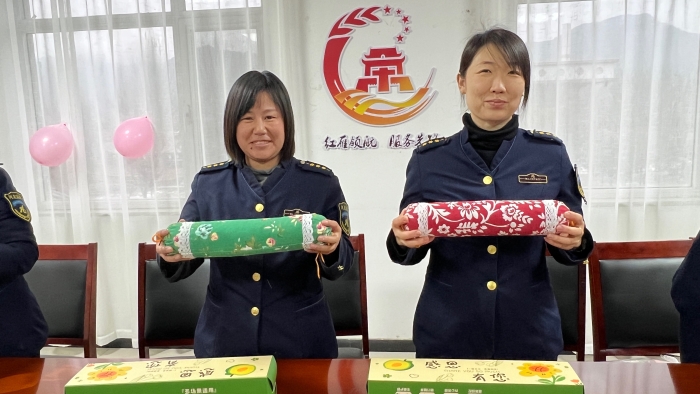 C:\Users\lenovo91\Desktop\三八4