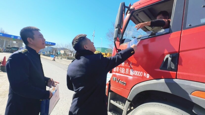 D:\2026年办公\2026宣传\三月\送服务2